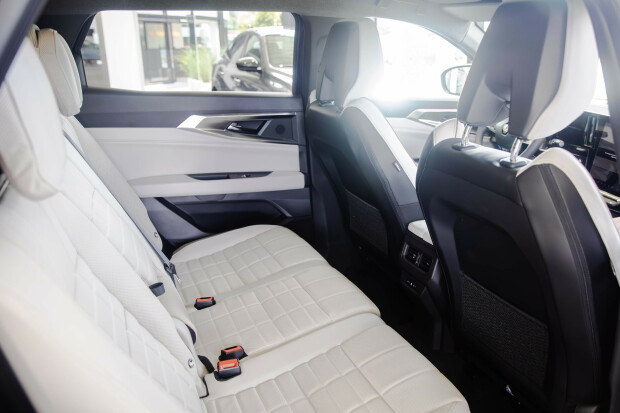 espace_backseat