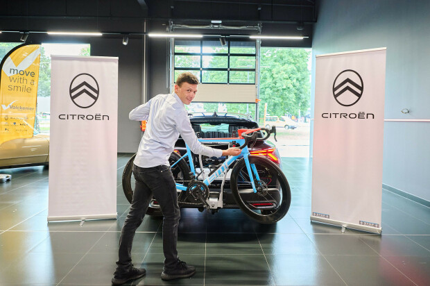 Oliver Naesen fiets